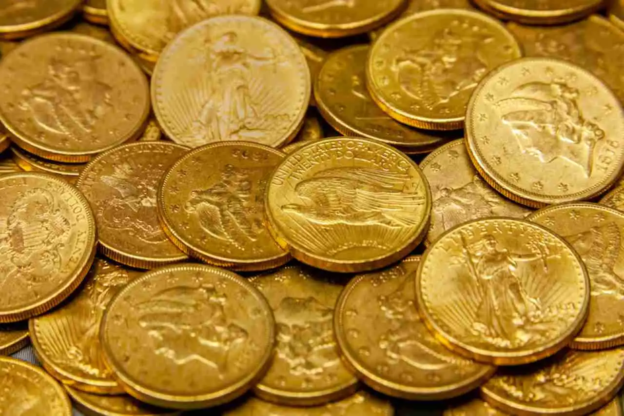 Quanto può valere una moneta d’oro da dieci dollari e perché il suo prezzo varia nel tempo?