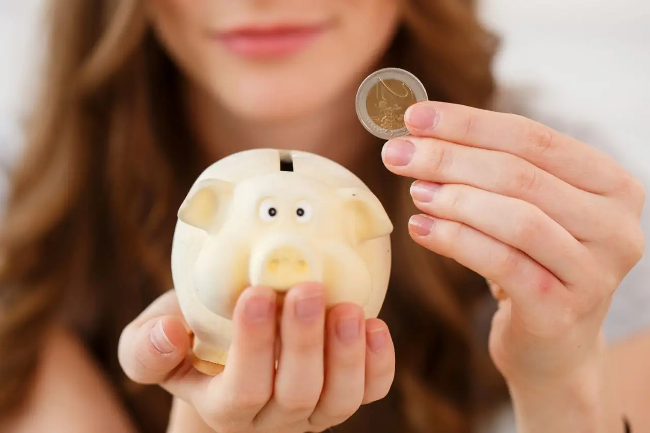 Quanto risparmiare in banca entro i 35 anni? Consigli utili per costruire una solida sicurezza finanziaria