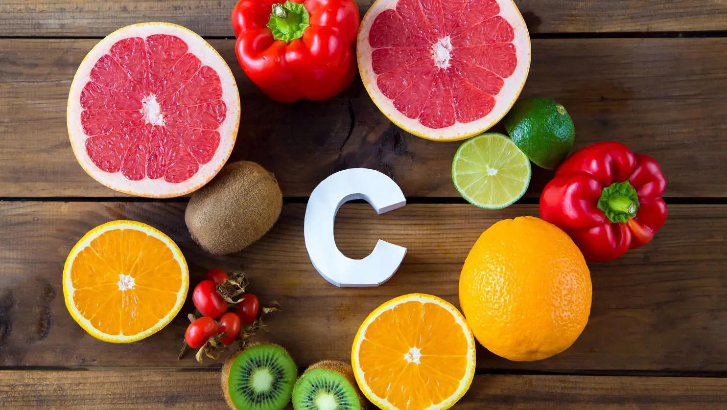 Vitamina C per la pelle: benefici, possibili irritazioni e consigli per un uso sicuro