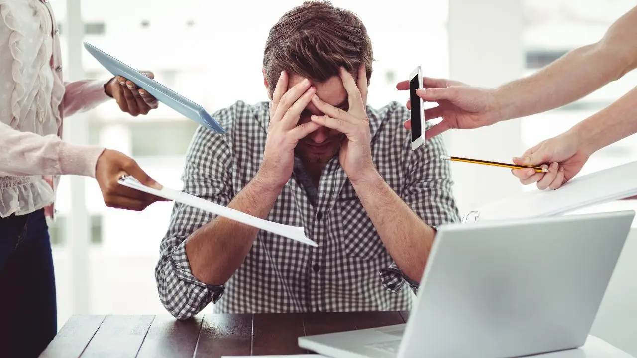 Quando la stanchezza è da stress: scopri i sintomi più comuni
