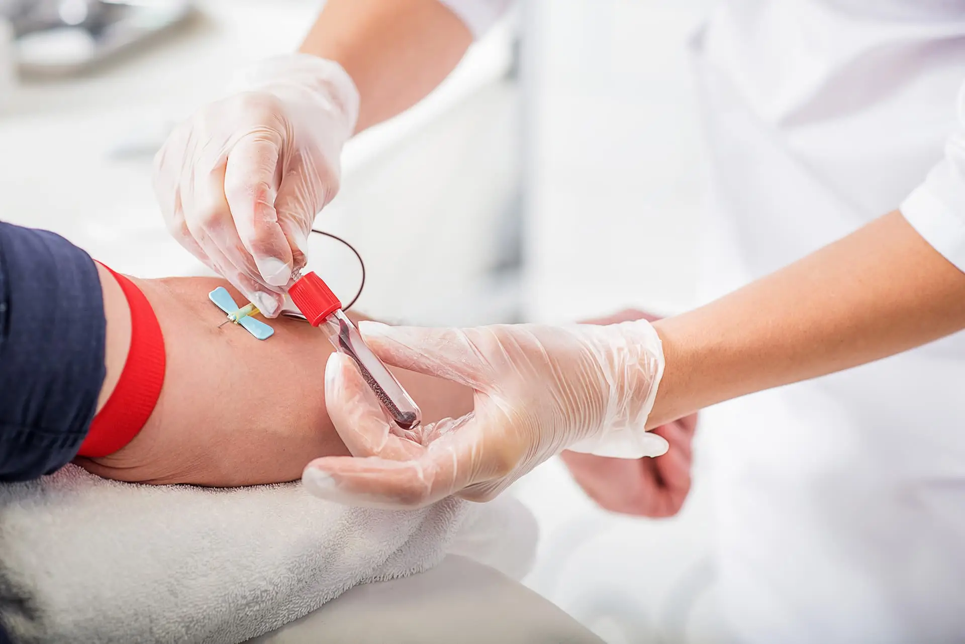 Esami del sangue: ecco i valori cruciali che indicano un danno agli organi prima che sia tardi