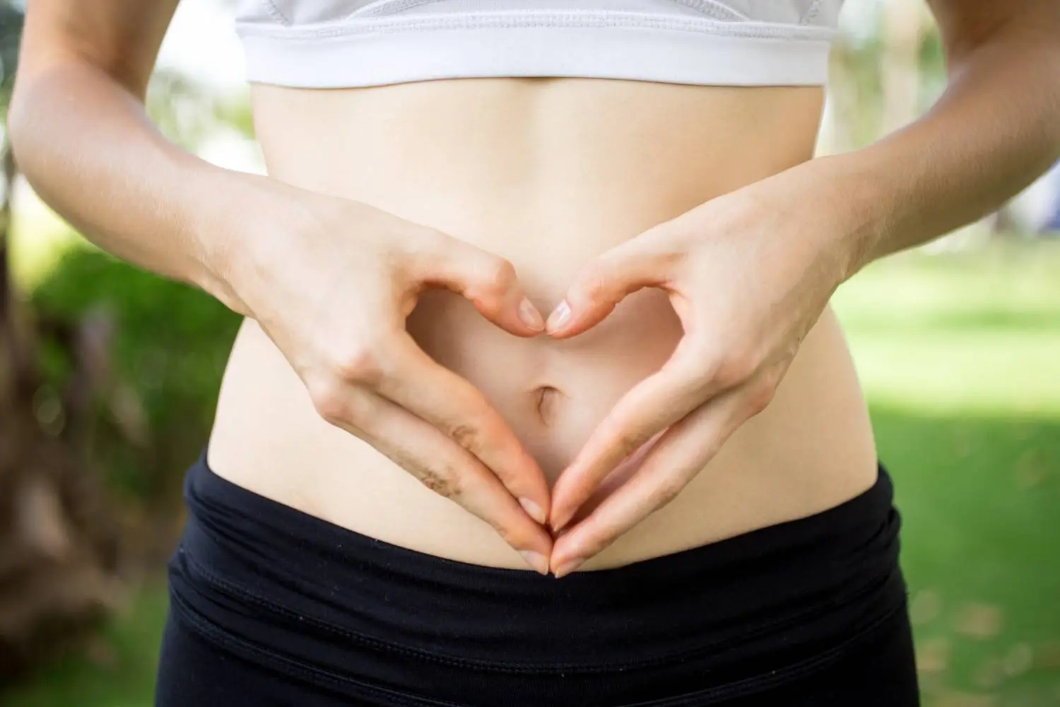 Vuoi dimagrire il viso velocemente? Ecco cosa devi mangiare per sgonfiarlo subito